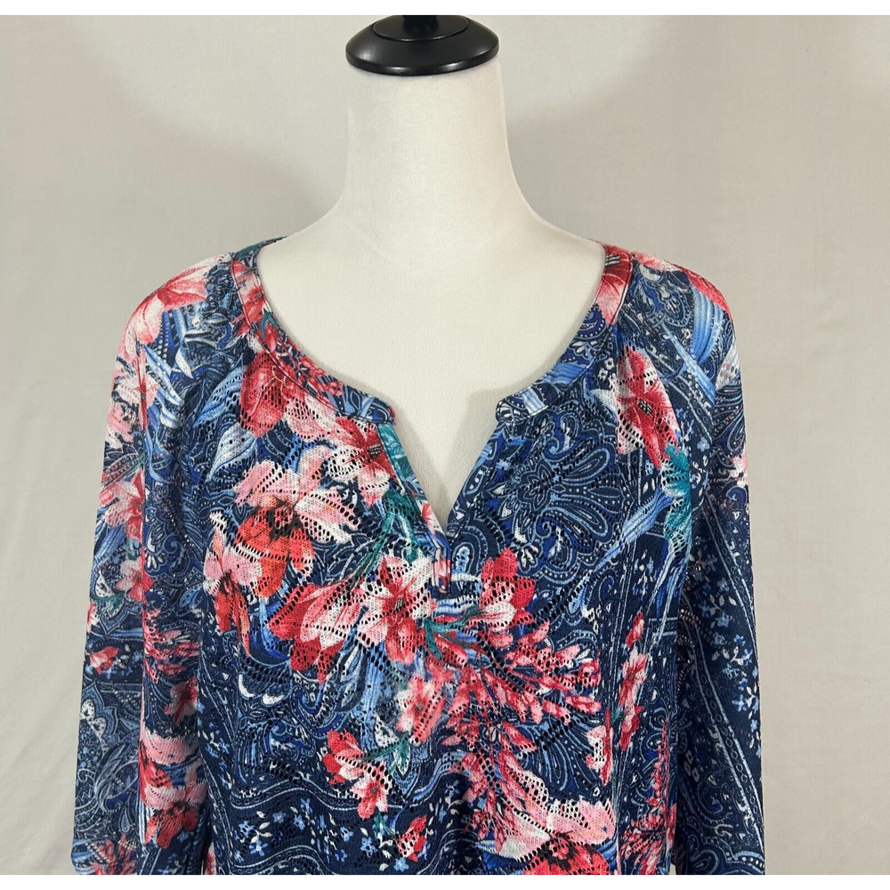 CJ Banks Top Womens 1X Blue Pink Floral Crochet‎ Trim Split Neck Career Blouse - Picture 3 of 10